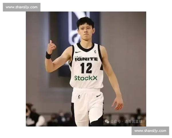苏群解析曾凡博 NBA 前景：语言无忧，锋线竞争白热化下的生存之道